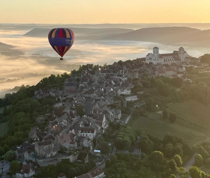 Billet de vol en montgolfière Vézelay Bourgogne Montgolfières Billet Tour en montgolfière