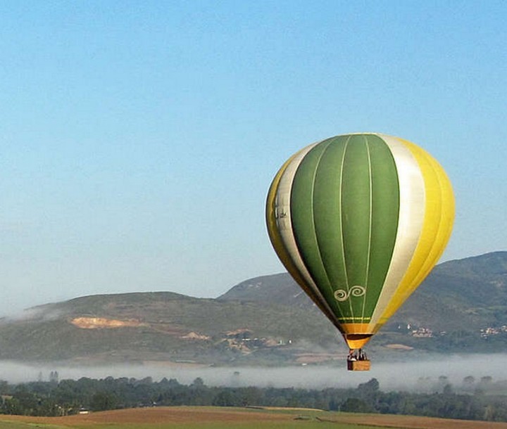 Acheter un ticket de vol en montgolfière Pyrénées Orientales France Montgolfières Billet Tour en montgolfière