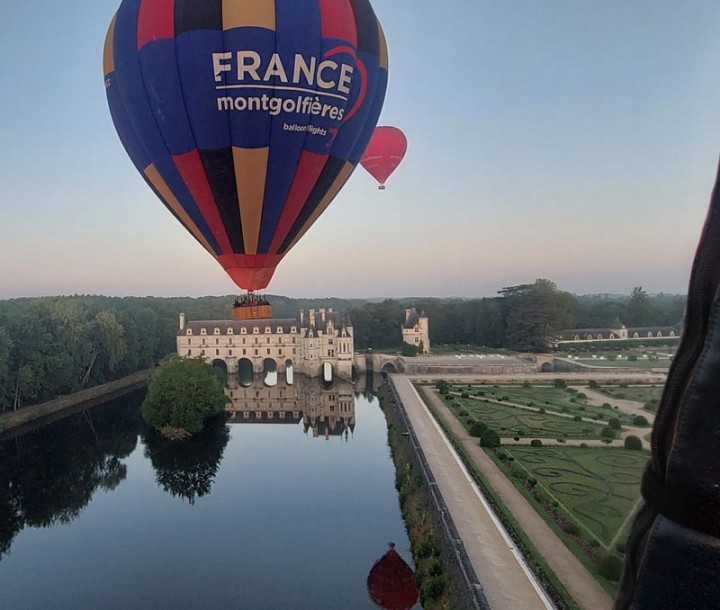 Hotel and Balloon Flight for Two France Montgolfières Balloon flight, balloon ride, hot air balloon