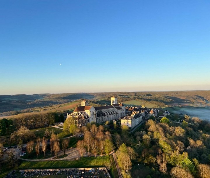 Private Basket in Burgundy from Vezelay Balloon Flight France Montgolfières