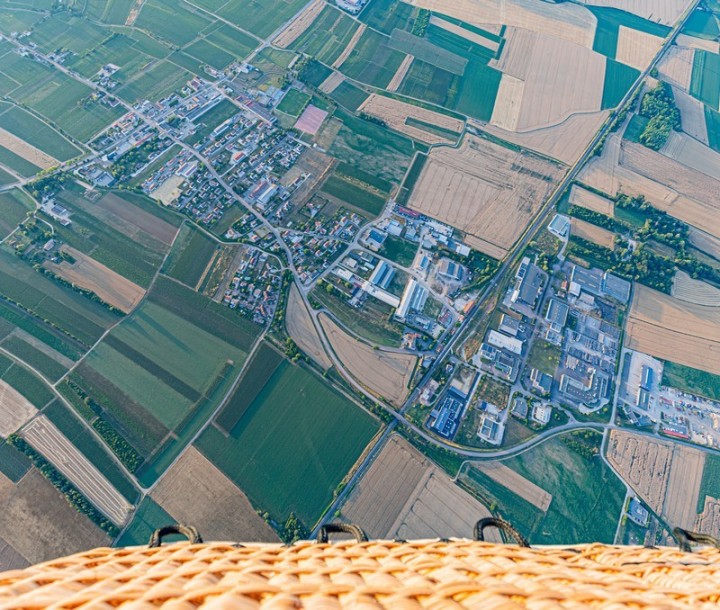 Burgundy Experience and balloon flight ticket France Montgolfières Beaune Pommard